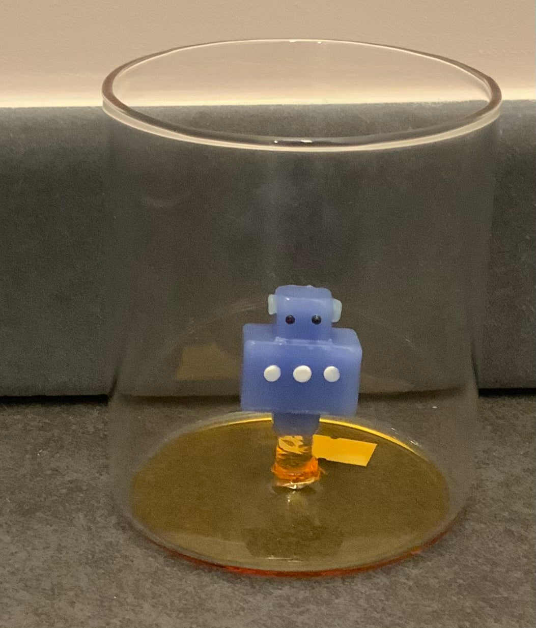 Ichendorf Milano – Verre “Mi Casa Tu Casa” Robot & Radio